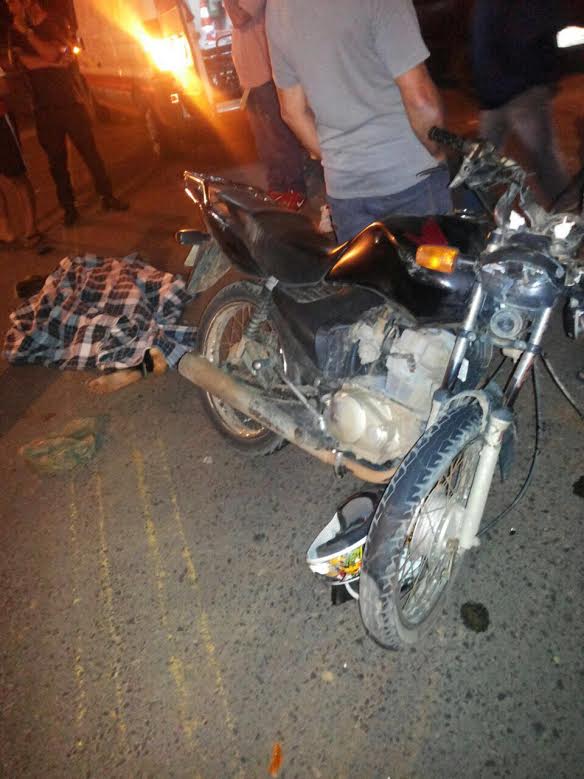 Motoqueiro morre após colidir com caminhão na ERS-020 em Gravataí