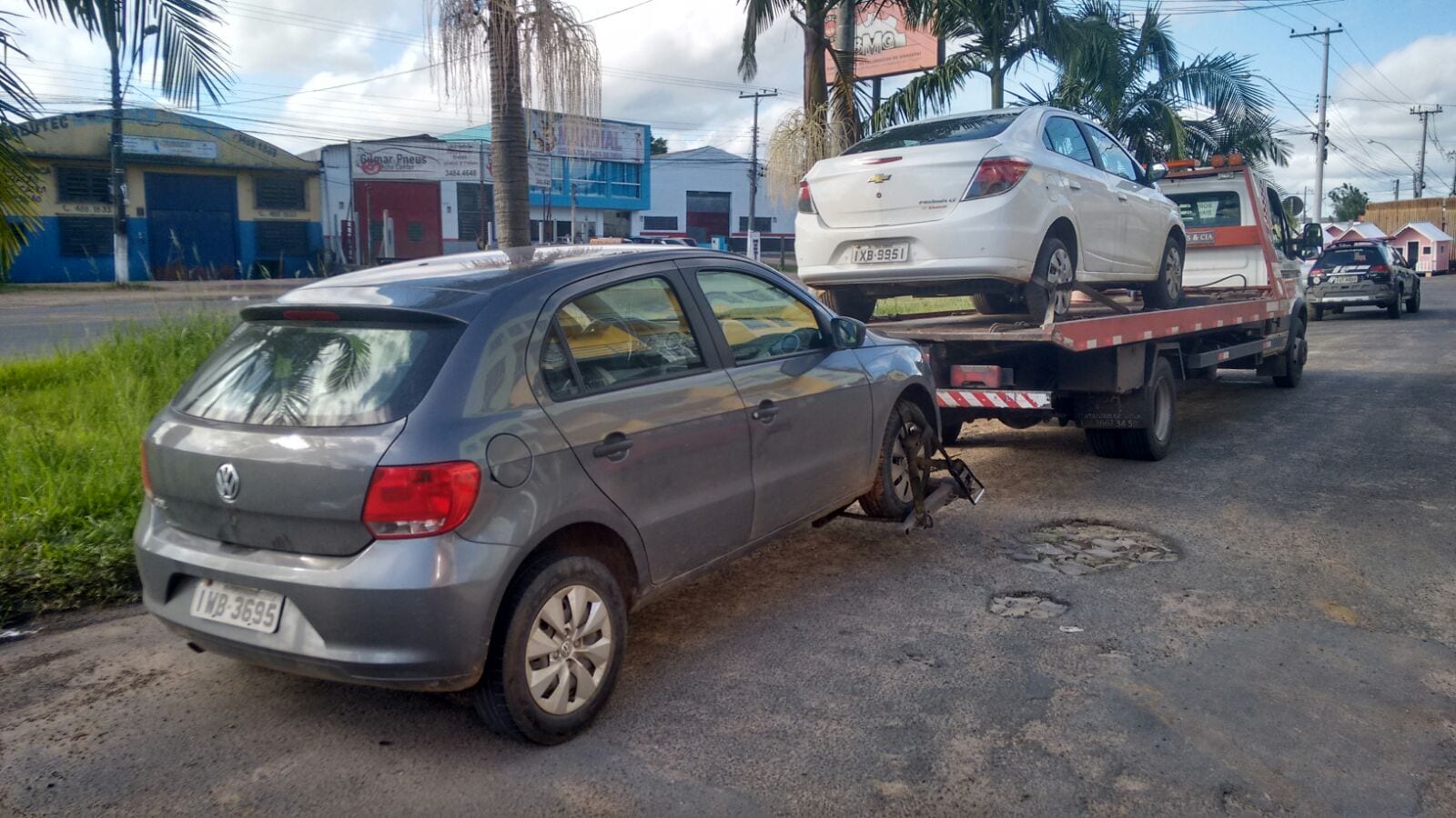Dupla é presa com veículos roubados em Gravataí