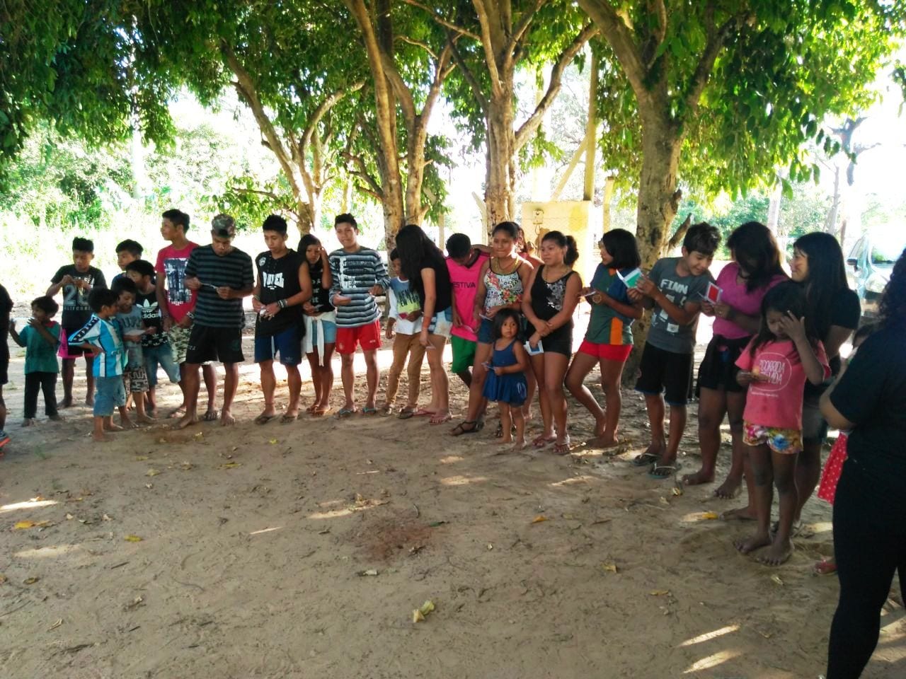 Alunos de escola de Gravataí visitam escola indígena
