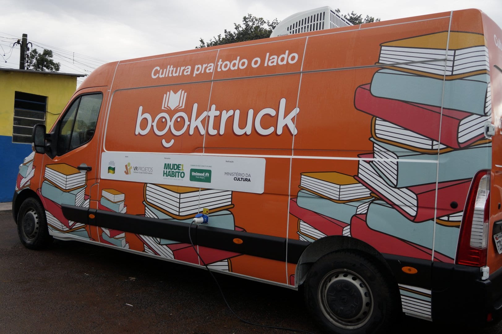 Projeto cultural literário Book Truck é lançado em Gravataí