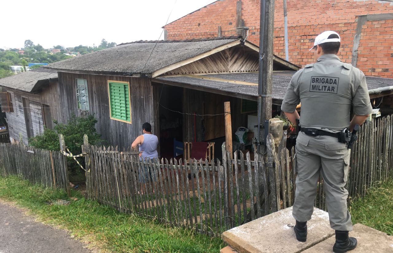 Criminosos armados invadem residência e executam morador em Gravataí