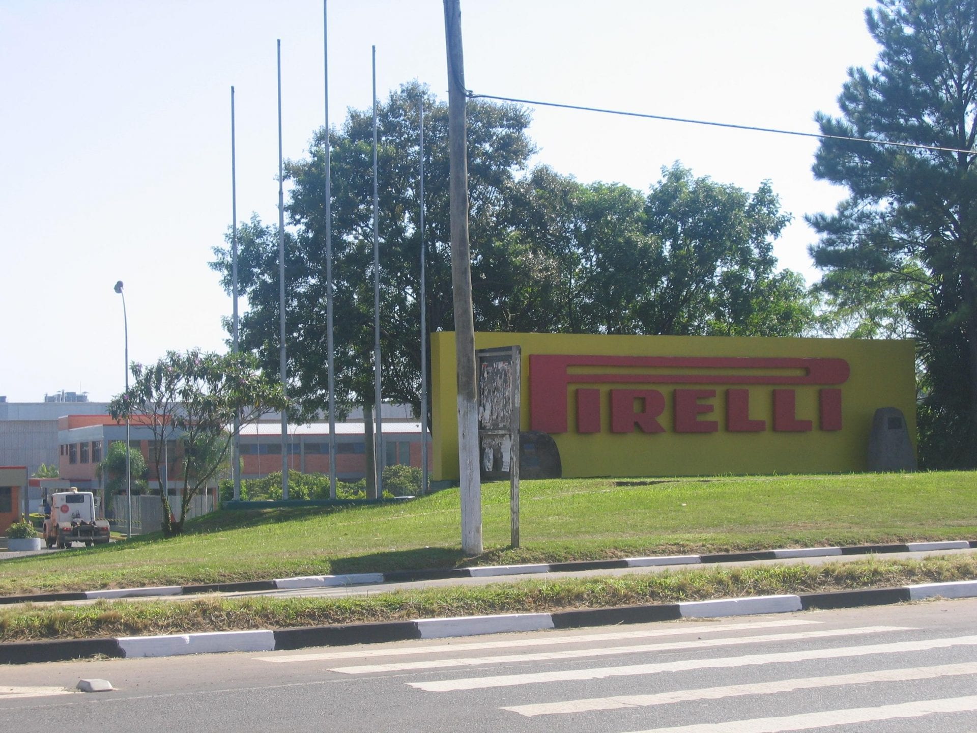 Após ordenar fechamento da fábrica em Gravataí, Pirelli anuncia investimento milionário no Brasil
