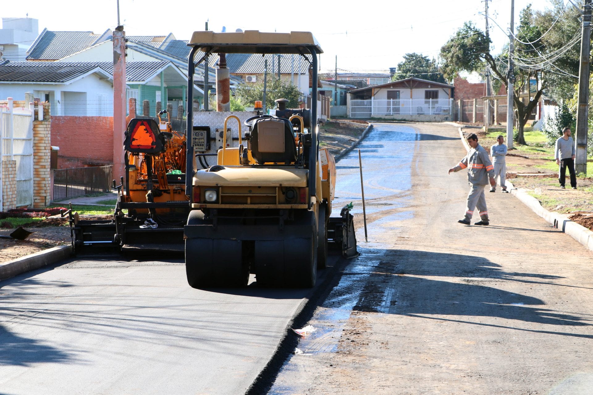 Iniciam segunda fase das obras de pavimentação da Rua Cesar Cambruzzi
