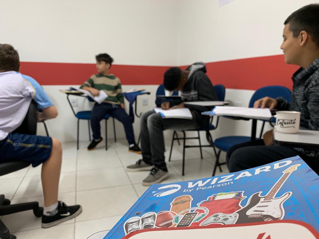 Em Uma Escola De Idiomas Estão Matriculados 1000 Alunos