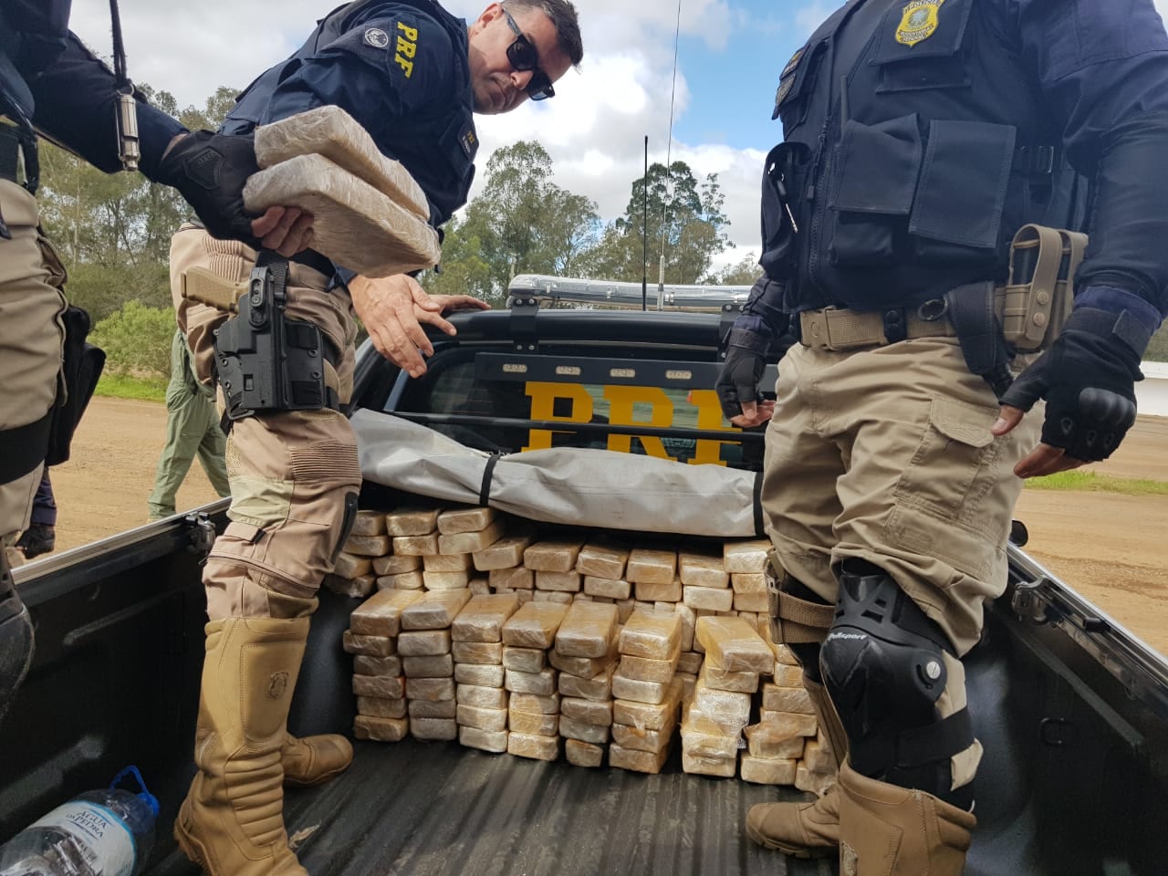 Interceptação de carregamento de pasta base em Gravataí dá prejuízo milionário ao tráfico de drogas