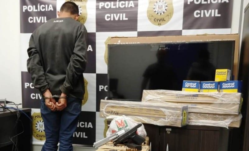 Polícia prende quadrilheiro suspeito de roubos de carga em Cachoeirinha