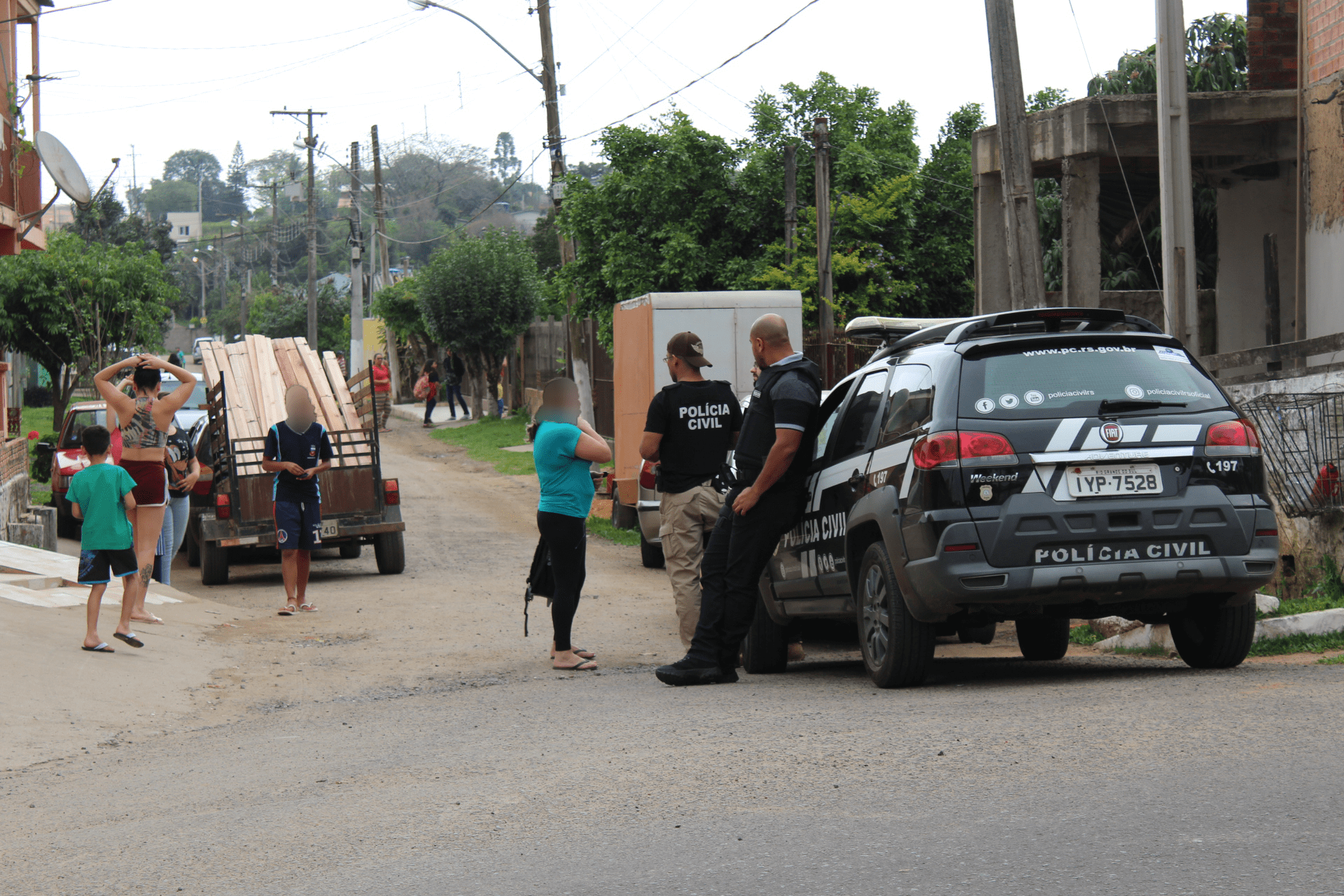 Polícia mantém cerco a criminosos em Gravataí; Homicídios investiga o ataque