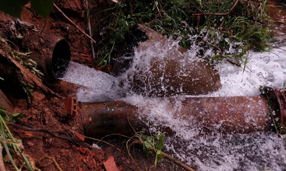Bairros de Gravataí ficam sem água após rompimento de rede