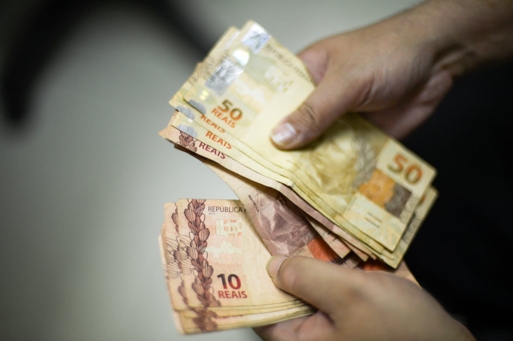 Salário mínimo fica definido em R$ 1.039 para 2020