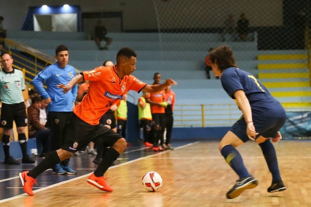 Promessa do Futsal, gravataiense Juninho se prepara para seu primeiro ano como profissional