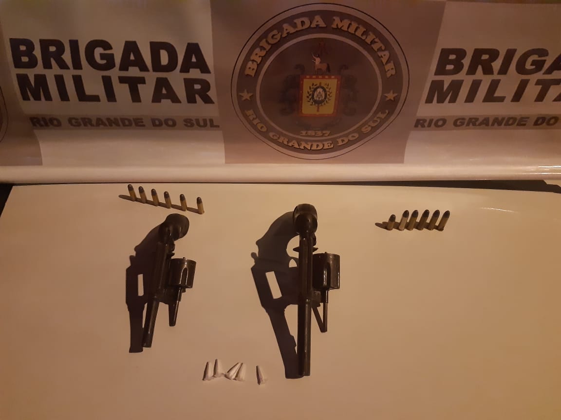Brigada encontra grupo com drogas e armas em Gravataí