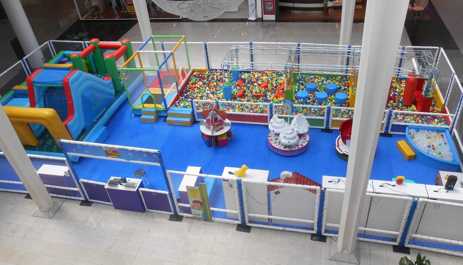 Parque de aventuras é atração para a criançada no Gravataí Shopping