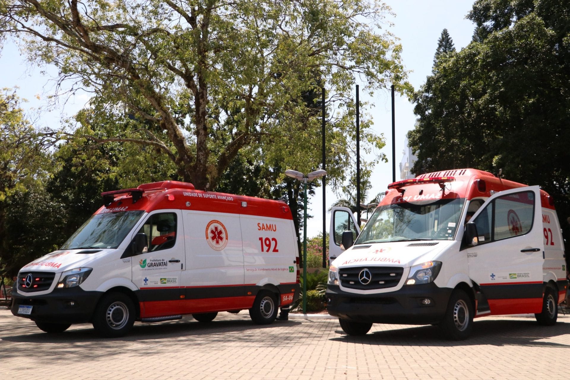 Prefeito Marco Alba participa da entrega de duas ambulâncias novas para o Samu Gravataí