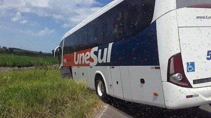 Colisão entre um carro e um ônibus resulta na morte de motorista em Glorinha