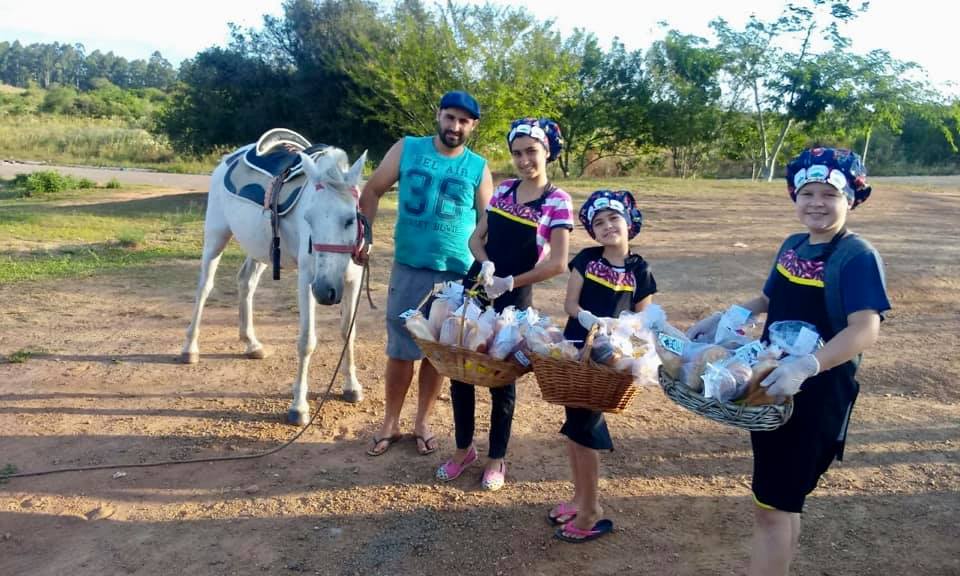 CTG de Gravataí produz pães caseiros e entrega para famílias carentes