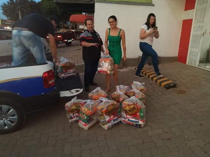 Liga de Combate ao Câncer de Gravataí distribui alimentos para famílias em situação de vulnerabilidade