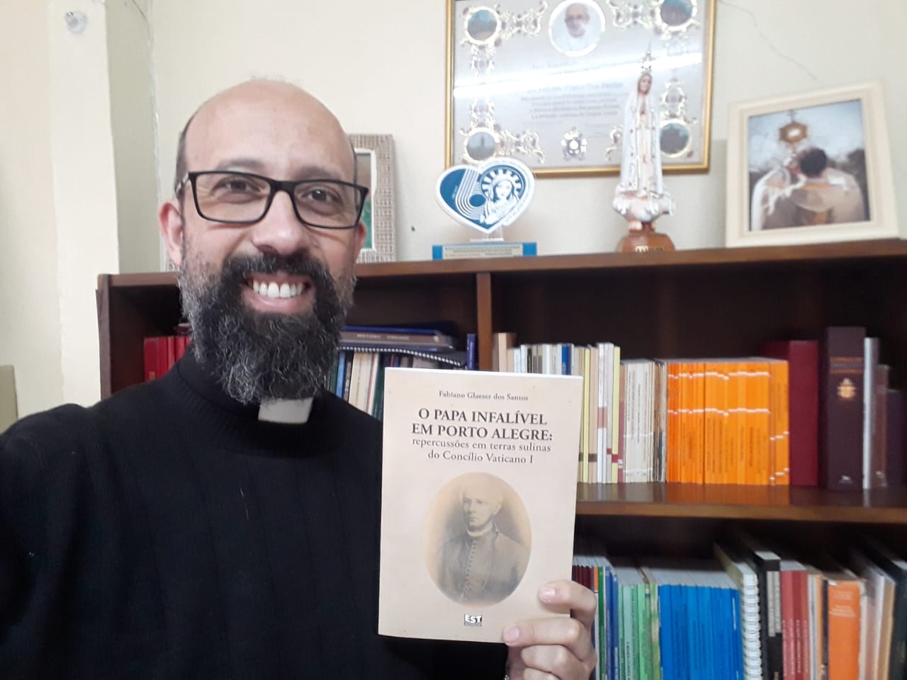 Padre Fabiano lança livro resgatando as repercussões por aqui do concílio que definiu o Papa como infalível