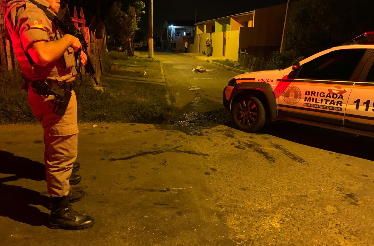 Ataque a tiros deixa um homem morto e pelo menos outros dois feridos em Gravataí