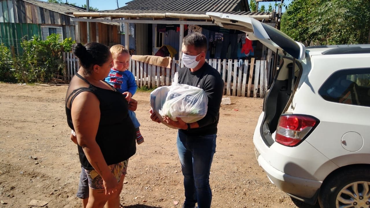 Cerca de 1.200 famílias de Gravataí já receberam cesta básica da Prefeitura em meio a pandemia