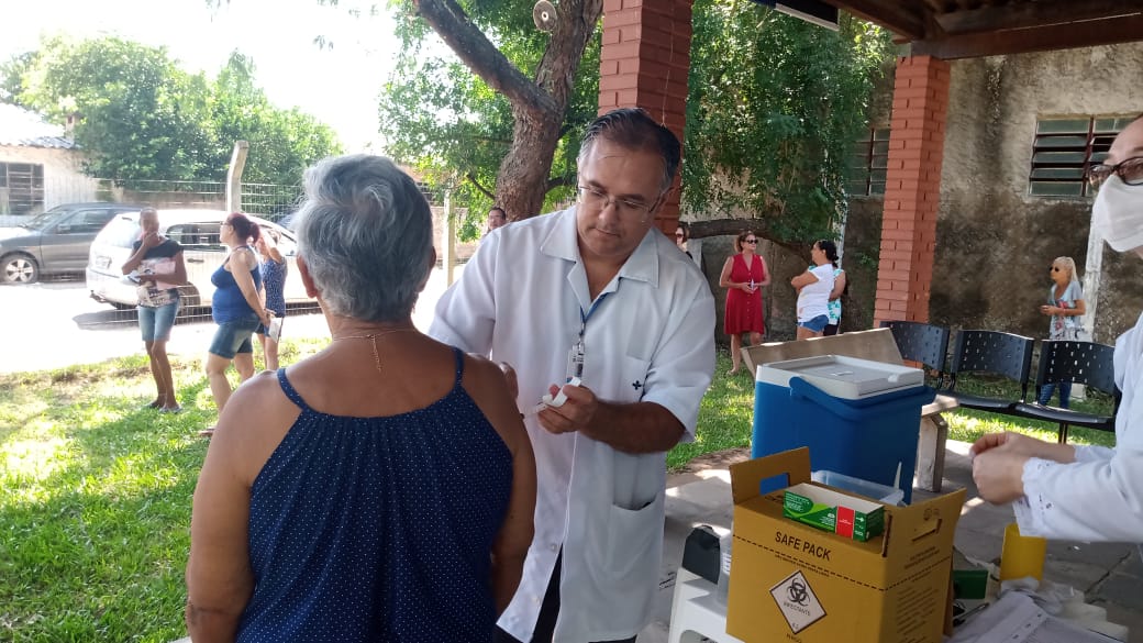Gravataí começa a semana sem ter vacinas para gripe, avisa prefeito Marco Alba