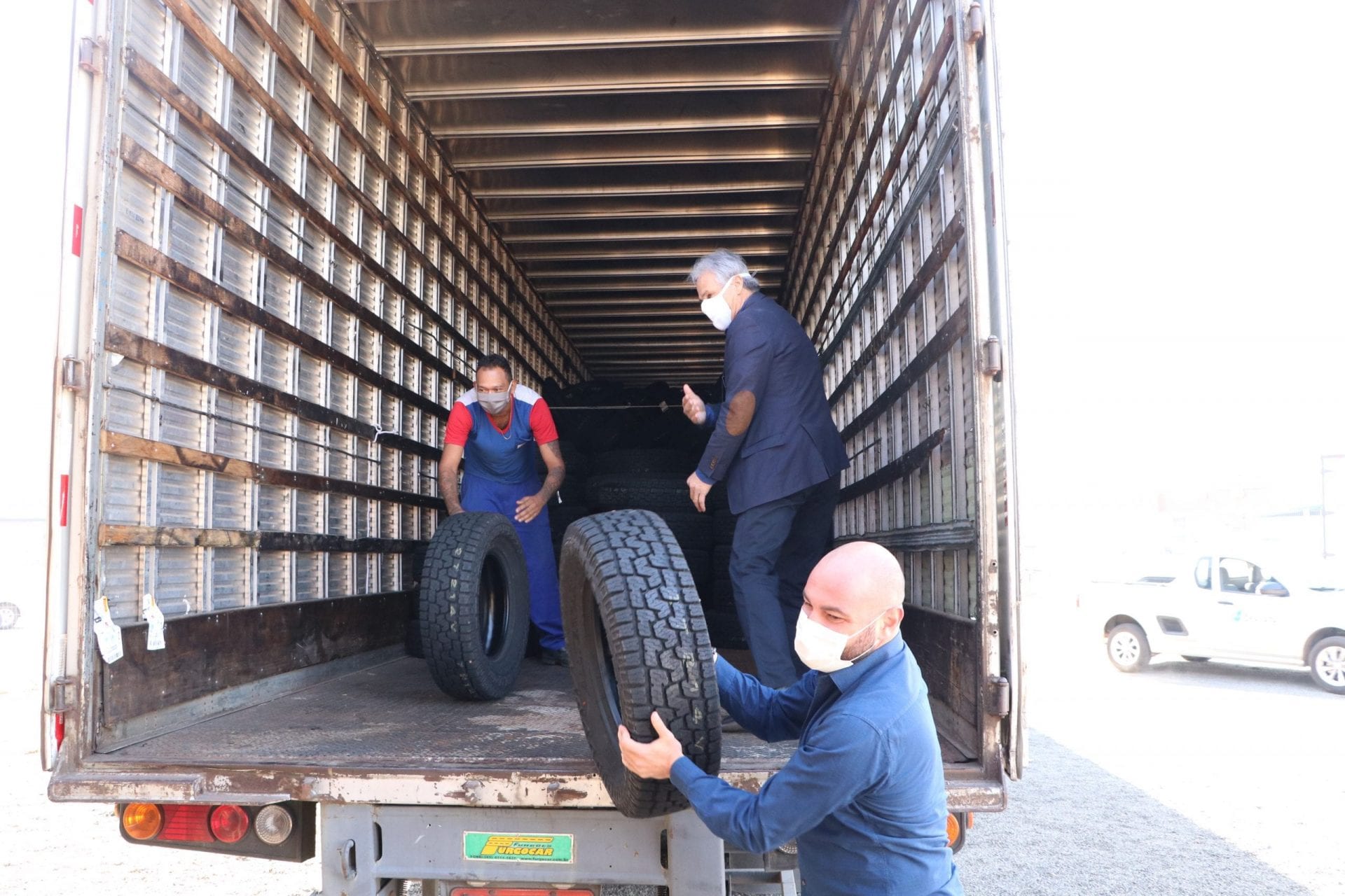 Pirelli doa 600 pneus para o Comitê de Solidariedade de Gravataí