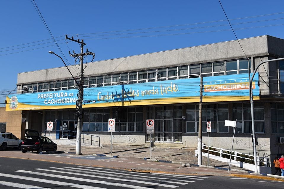 Conselho Municipal de Saúde e Sindicato dos Municipários de Cachoeirinha pedem a interdição do prédio da Prefeitura