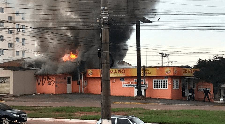 Incêndio atinge estabelecimento comercial aberto há mais de 30 anos em Gravataí