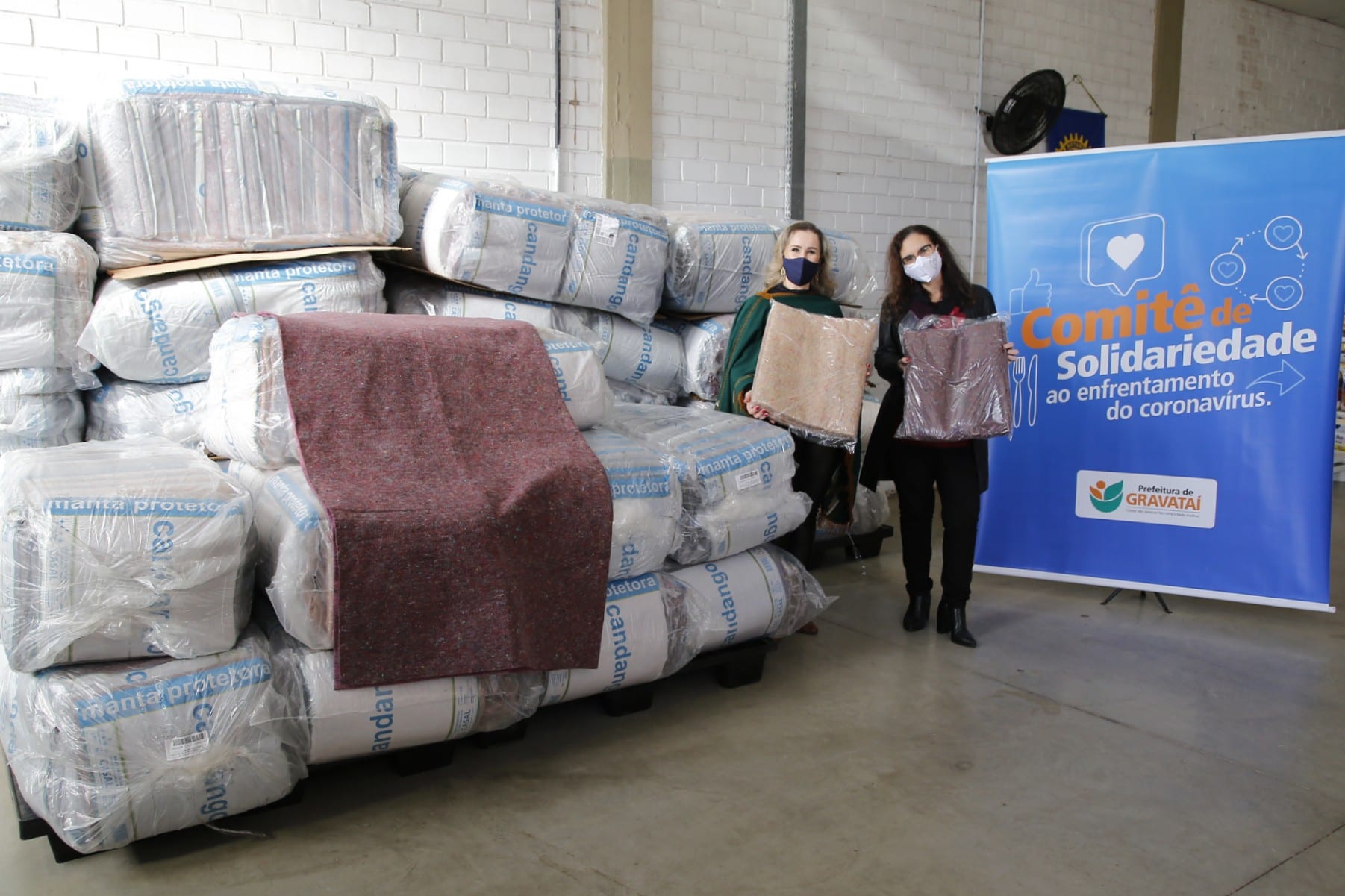 General Motors doa 900 cobertores para a Campanha do Agasalho de Gravataí