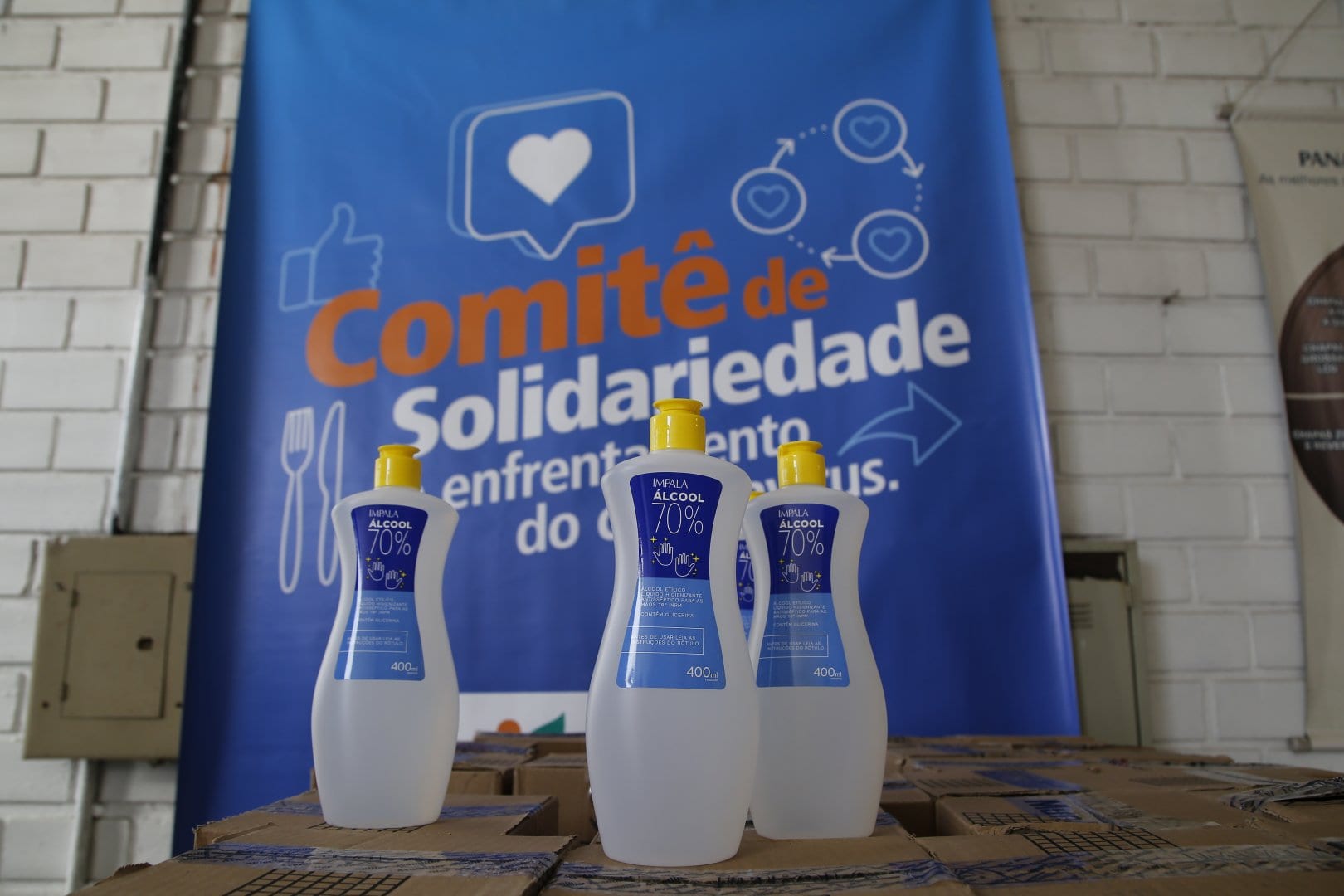 Mundial SA doa 1164 unidades de álcool líquido para a Prefeitura de Gravataí