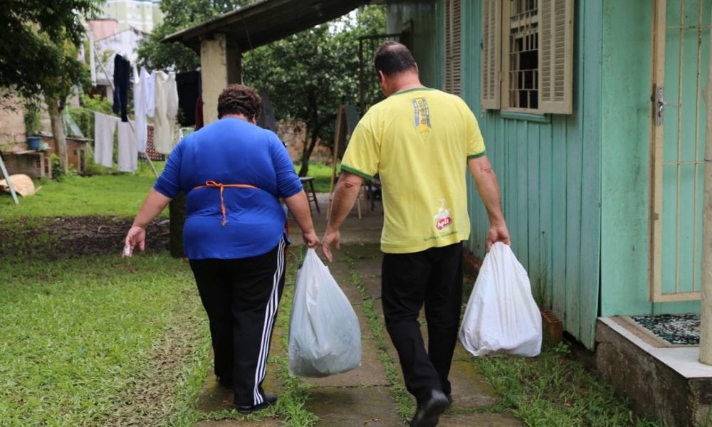 Prefeitura distribui 100 ranchos para famílias atendidas pelo Cras em Gravataí