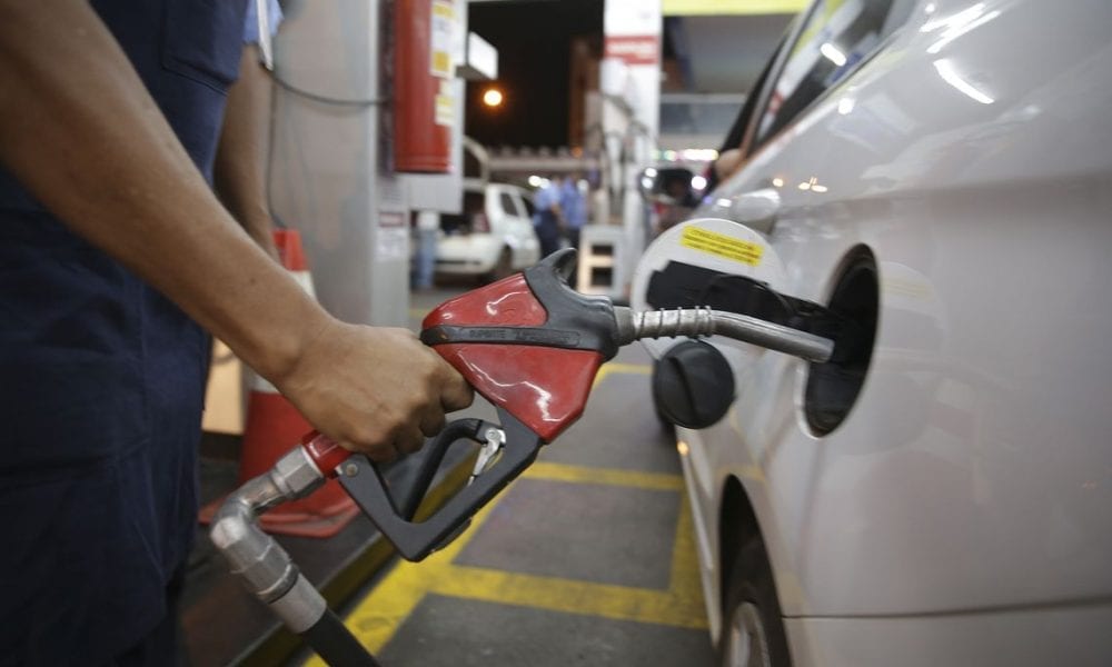 Governo gaúcho projeta queda no valor dos combustíveis no estado