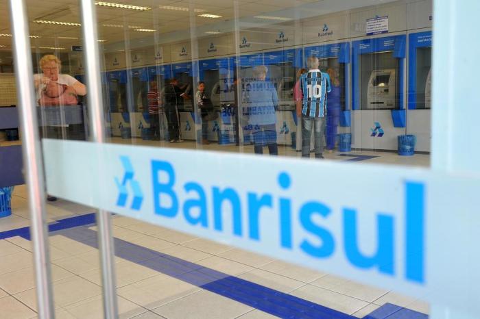 Banrisul abre seleção de estágios com bolsa de mais de R$ 1,6 mil; veja como se inscrever