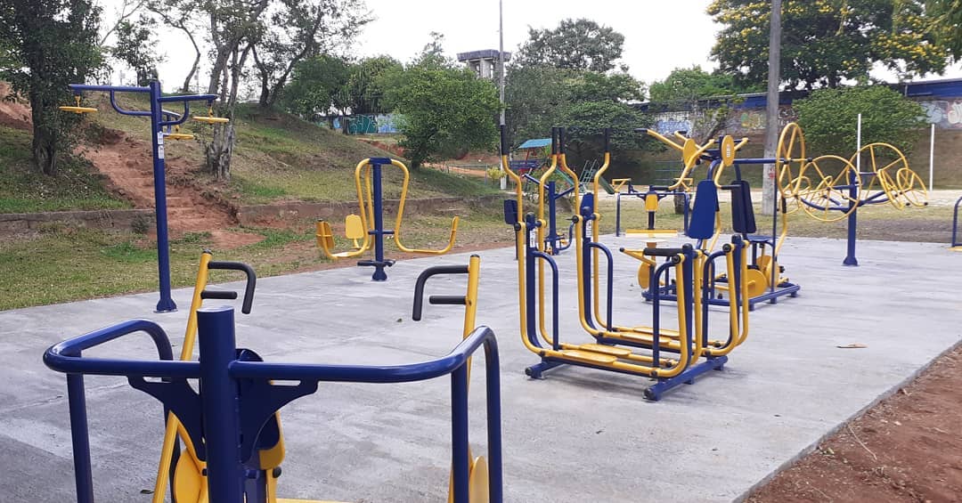 Moradores do bairro Bonsucesso ganham academia ao ar livre na área do Skate Park