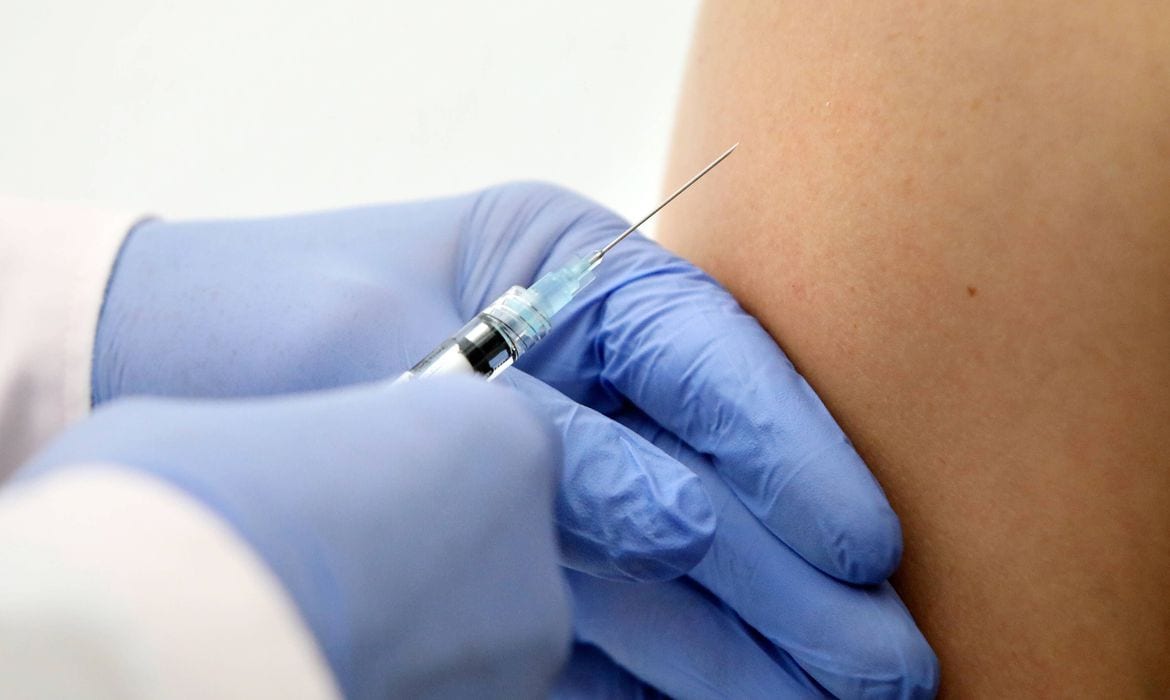 Anvisa divulga orientações para vacinação contra o coronavírus em farmácias do país
