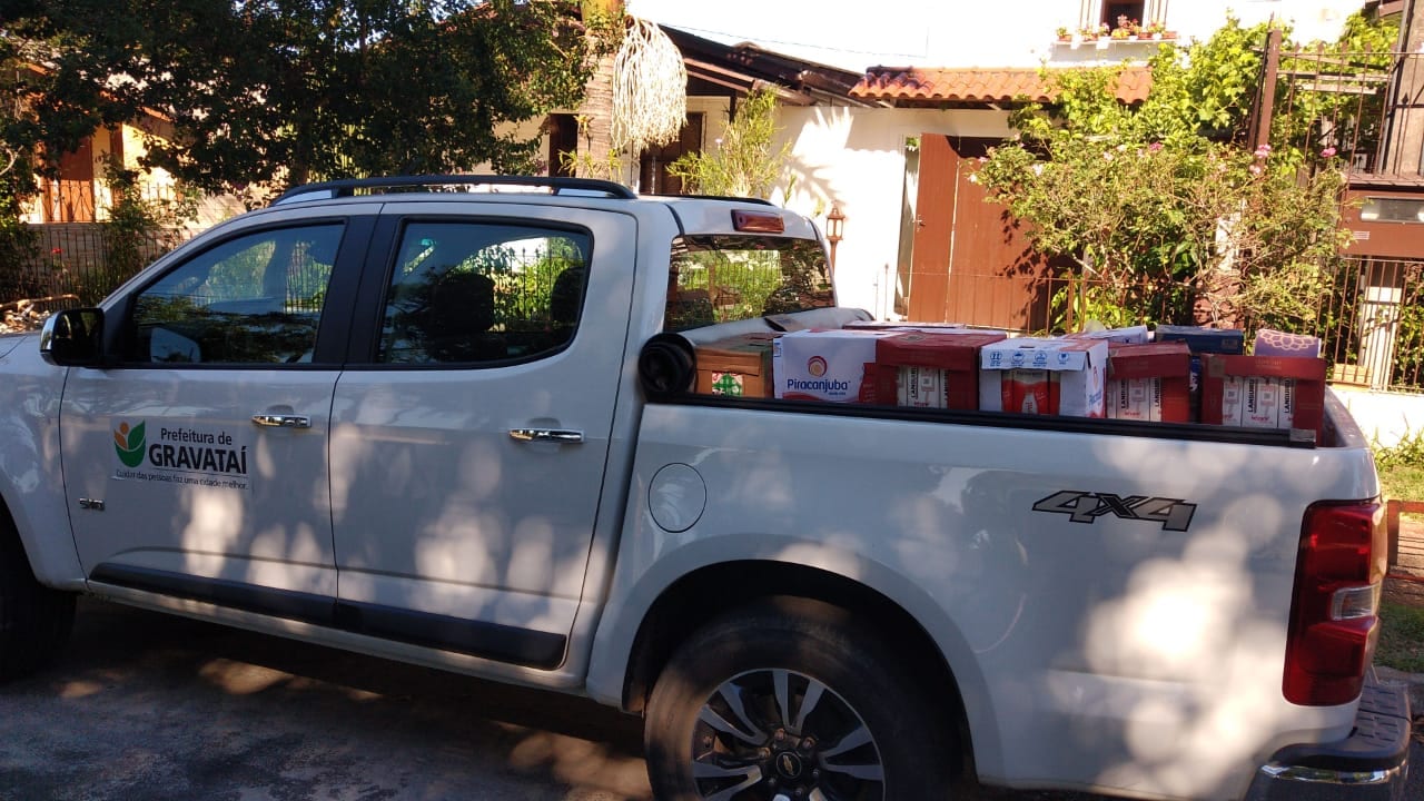 Fraternidade Luz do Oriente doa 876 litros de leite à Prefeitura de Gravataí