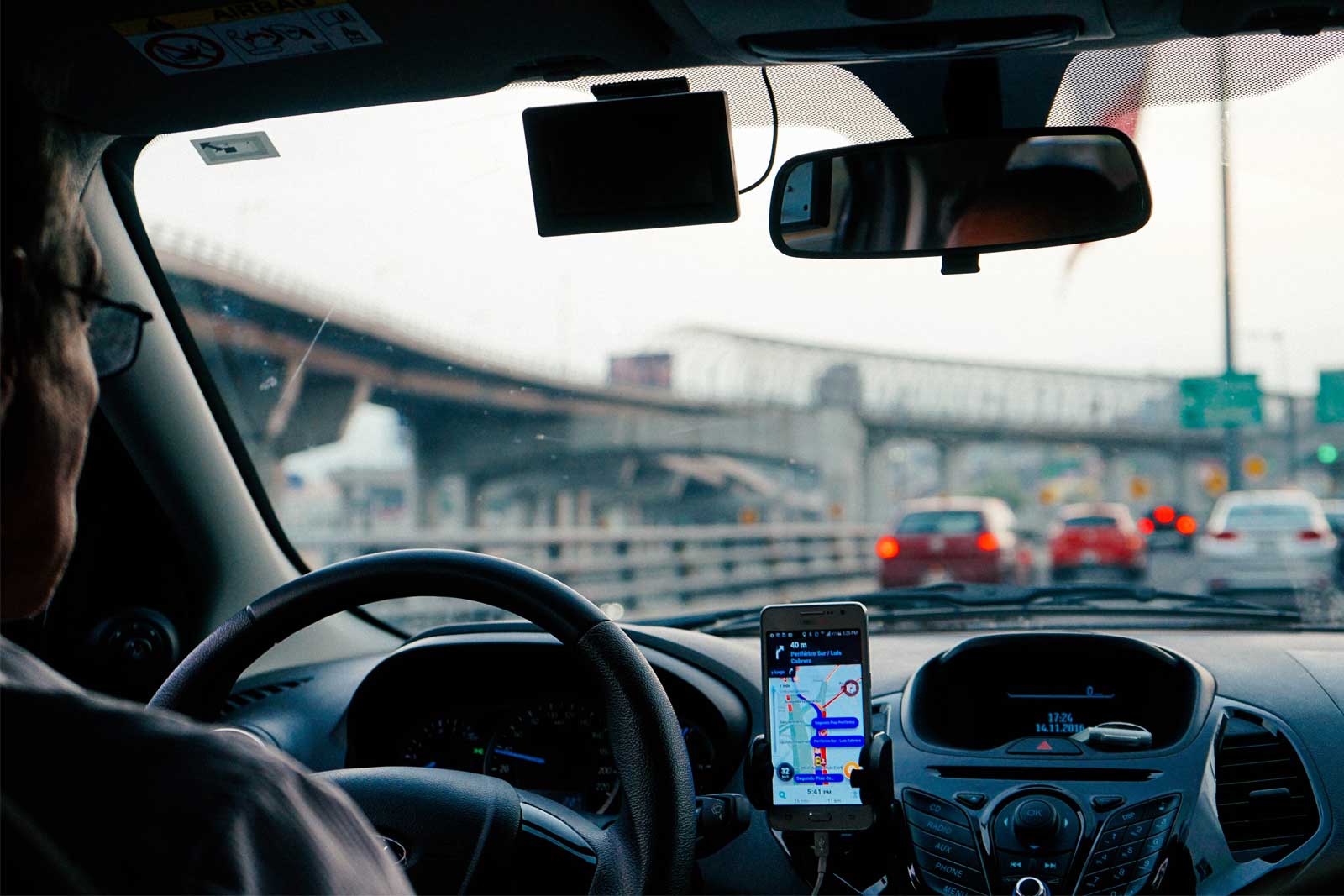Caso julgado em Gravataí garantiu que a Uber não precisa avisar previamente o desligamento de motoristas que descumprem regras
