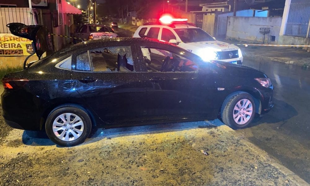 Identificado homem morto a tiros dentro de veículo em Gravataí