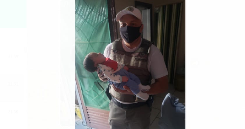 Soldado da BM de Cachoeirinha visita bebê um dia após o salvamento