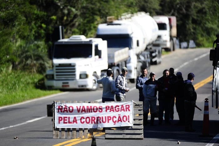 Caminhoneiros prometem greve hoje no país, mas paralisação não é consenso