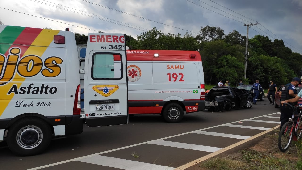 Mulher é atropelada na ERS-118 após colisão de dois veículos em Gravataí