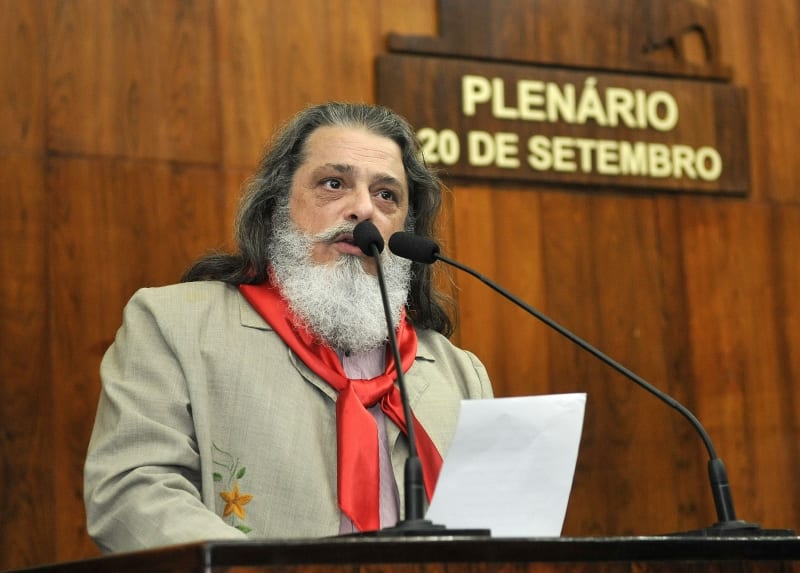 Deputado Luiz Marenco apresenta projeto para proteger o hino e os símbolos do RS