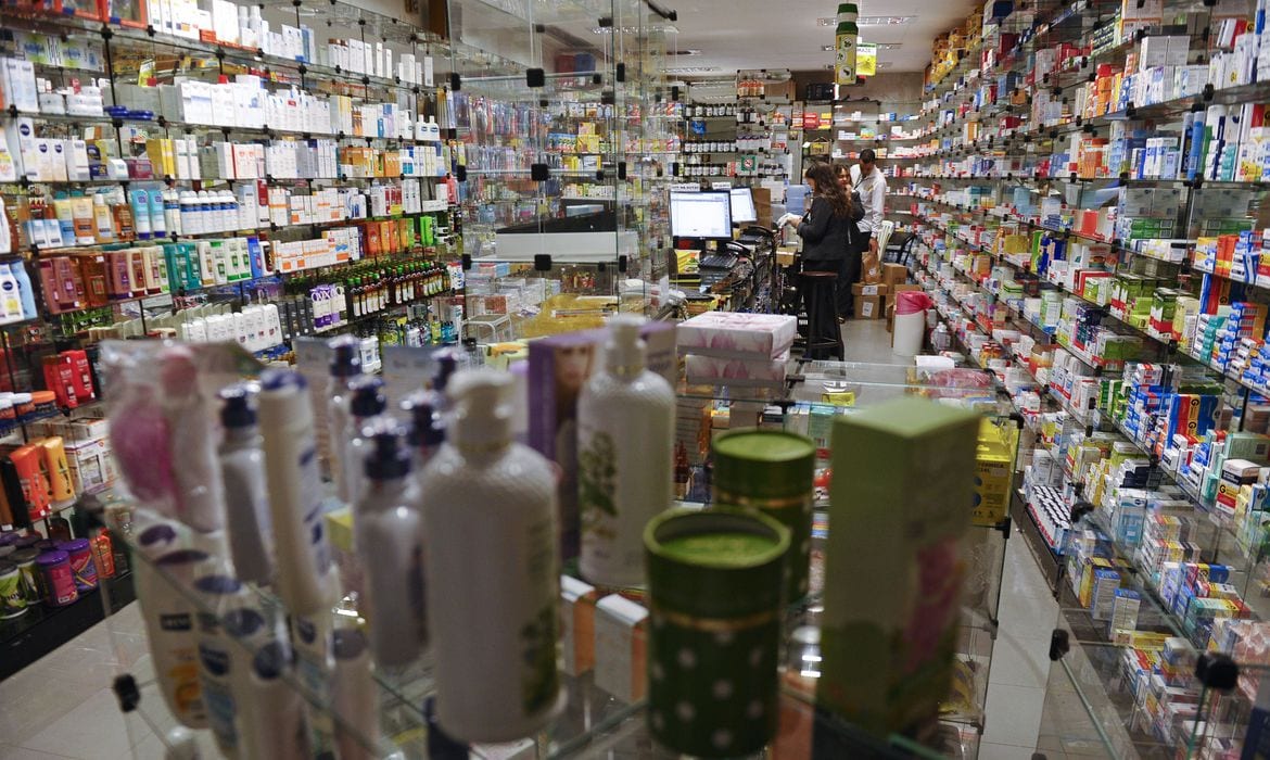 Multa para as indústrias farmacêuticas por venda de remédios acima do preço