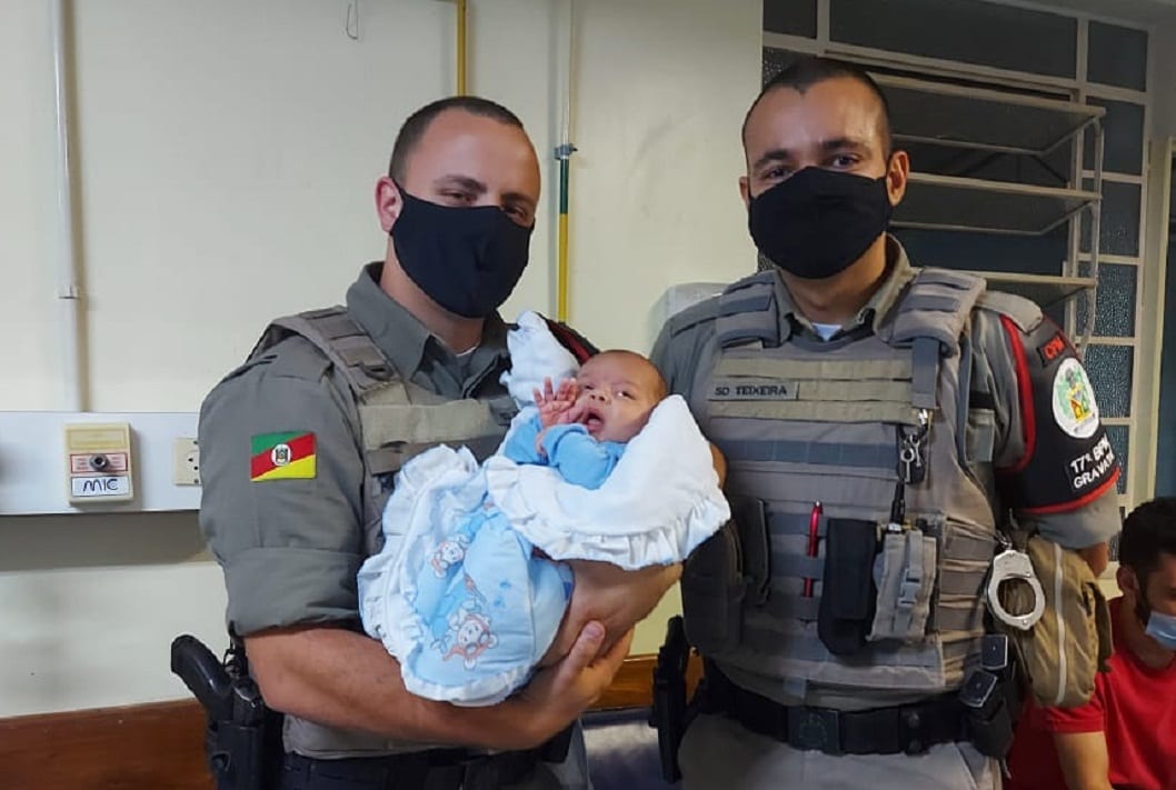 Policiais militares salvam bebê engasgado em Gravataí