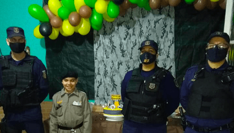 Fã das forças policiais, menino de Cachoeirinha recebe a visita de guardas municipais no aniversário