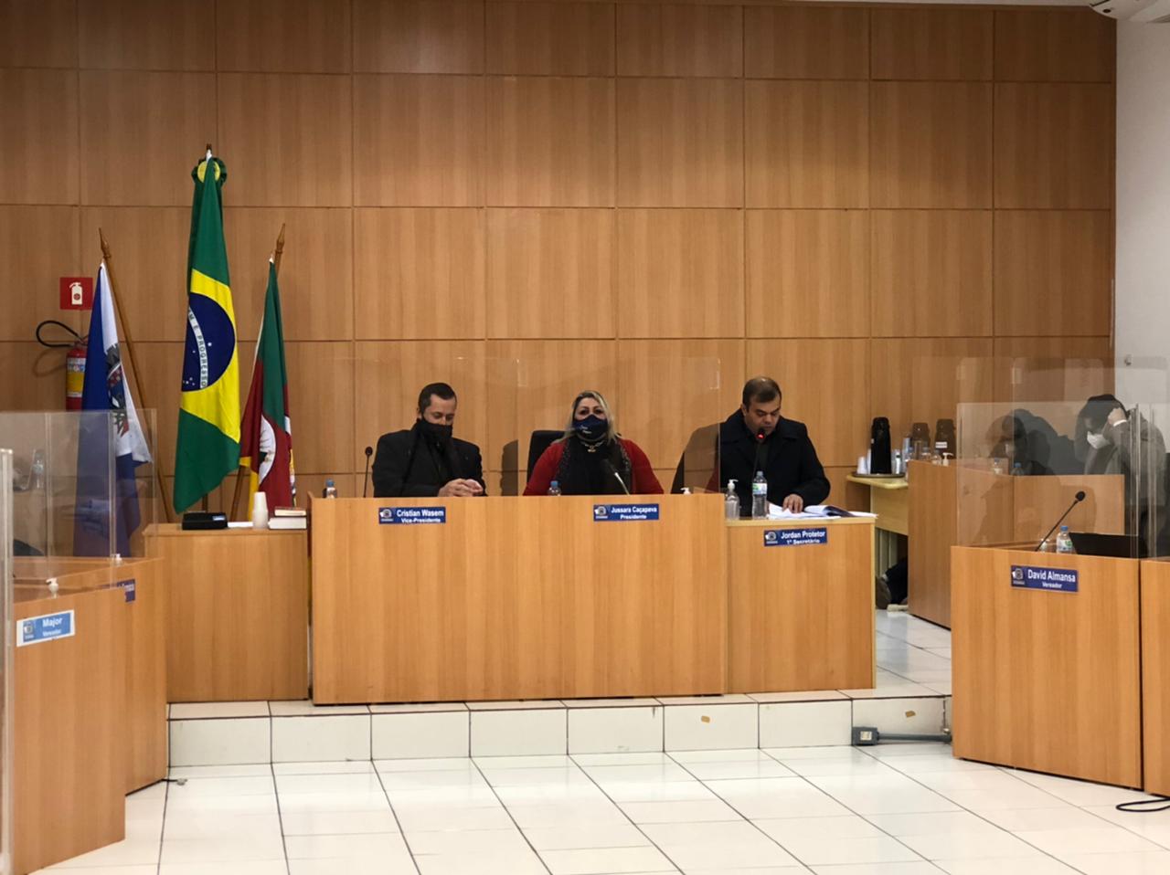 Câmara de Cachoeirinha aprova abertura de processo de impeachment contra o prefeito Miki Breier