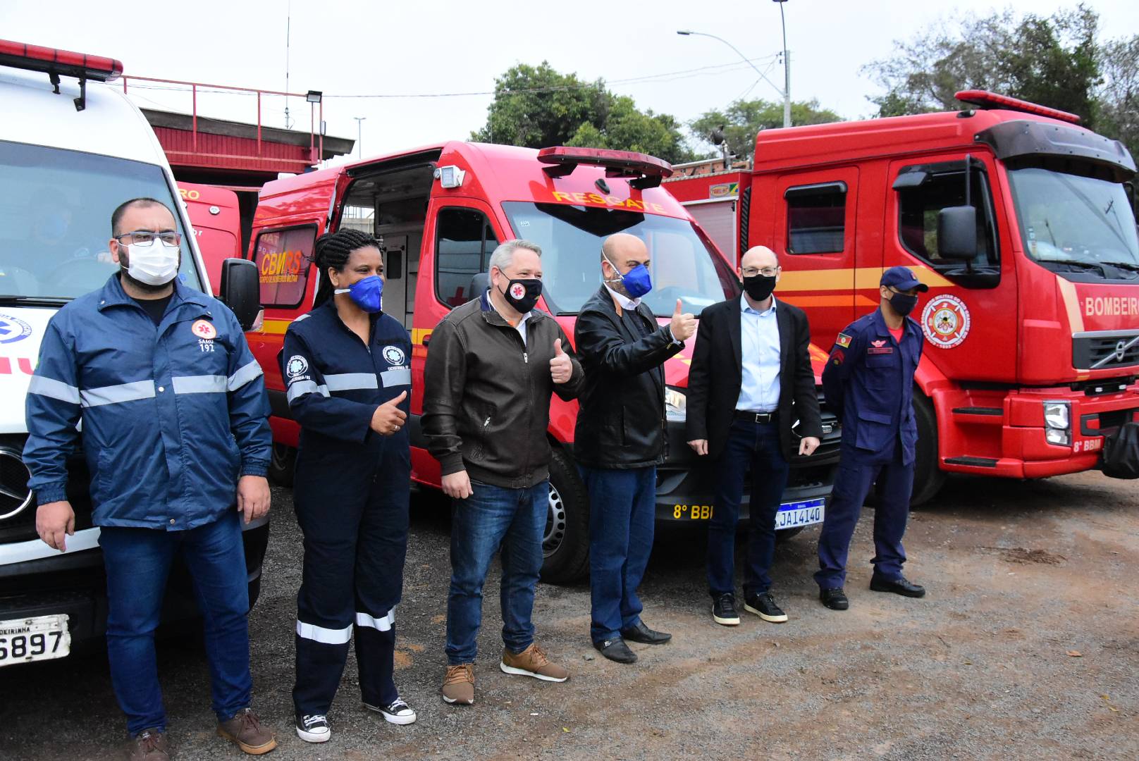 Parceria entre prefeitura e governo do Estado garante nova ambulância para Cachoeirinha
