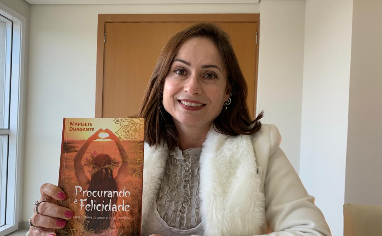 Miséria, trapaças e mudança de vida; professora de Gravataí lança o livro  Procurando a Felicidade – Giro de Gravataí