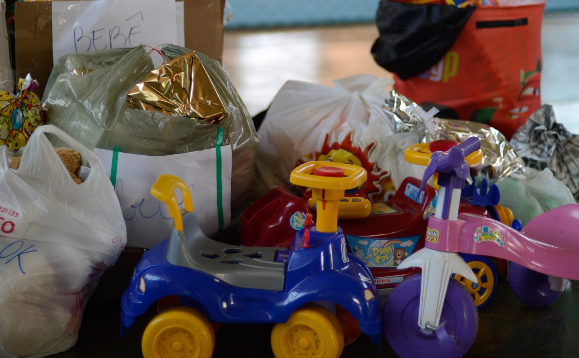 Delegacias da Região Metropolitana arrecadam brinquedos para crianças carentes