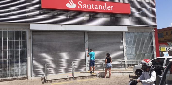 Agência do Santander em Gravataí é fechada após caso de Covid