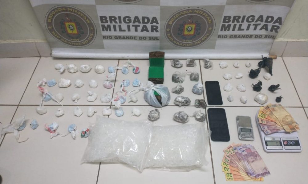 Brigada Militar prende dupla com mais de mil porções de drogas em Cachoeirinha